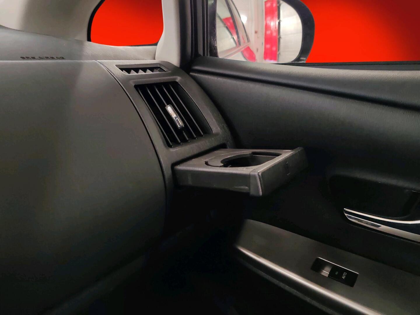 TOYOTA Prius 2017