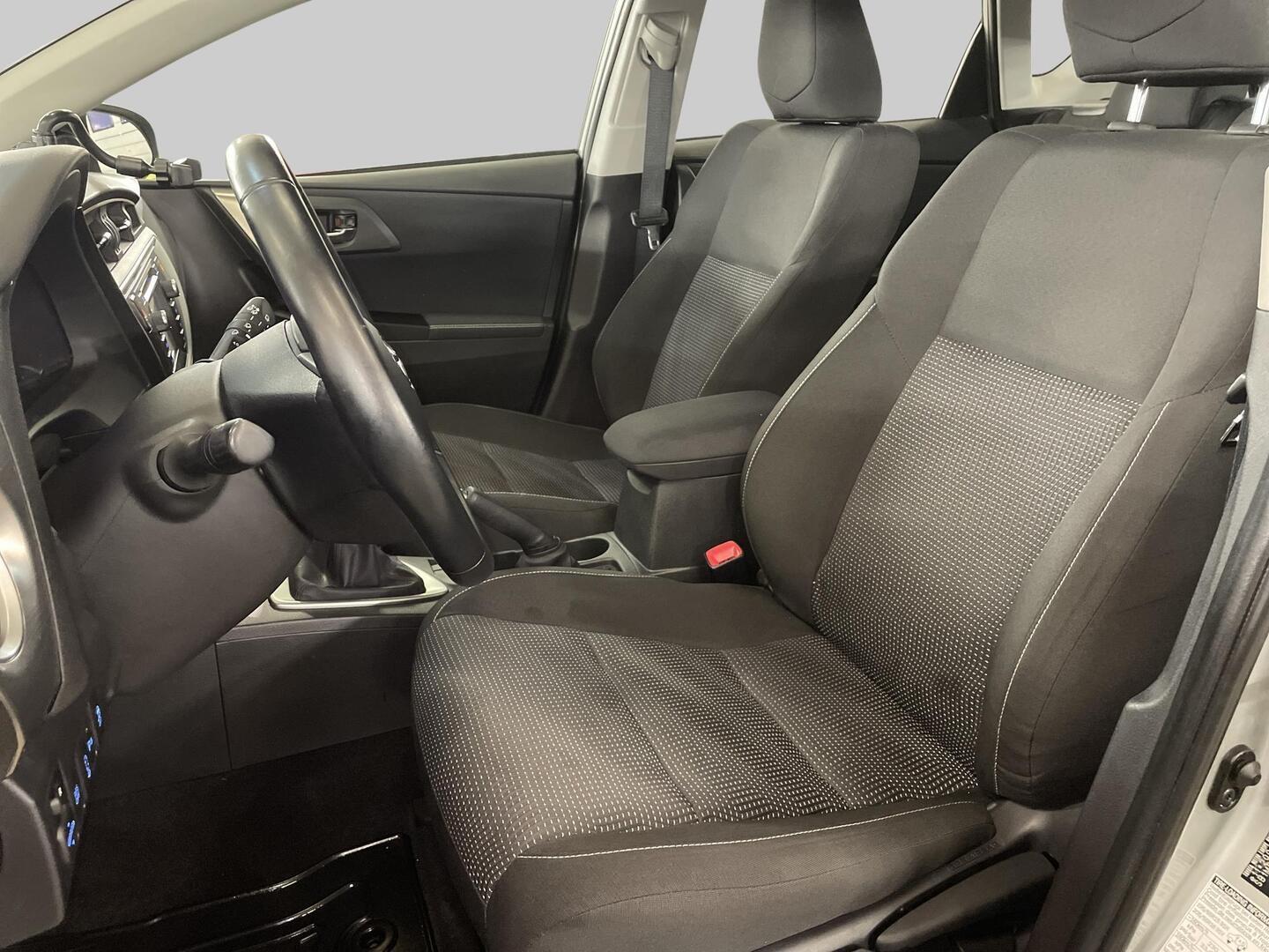 TOYOTA Auris 2014