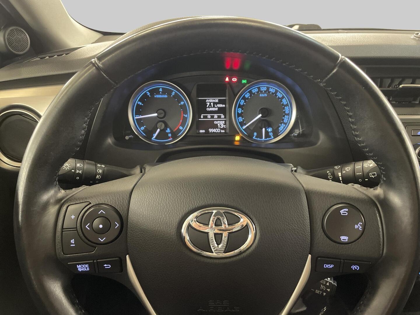 TOYOTA Auris 2014