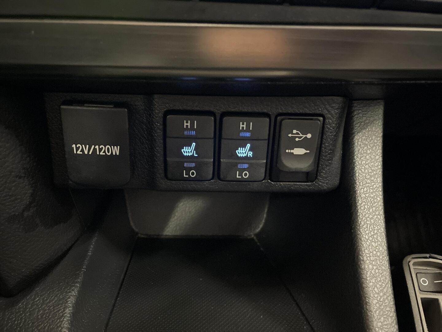 TOYOTA Auris 2014