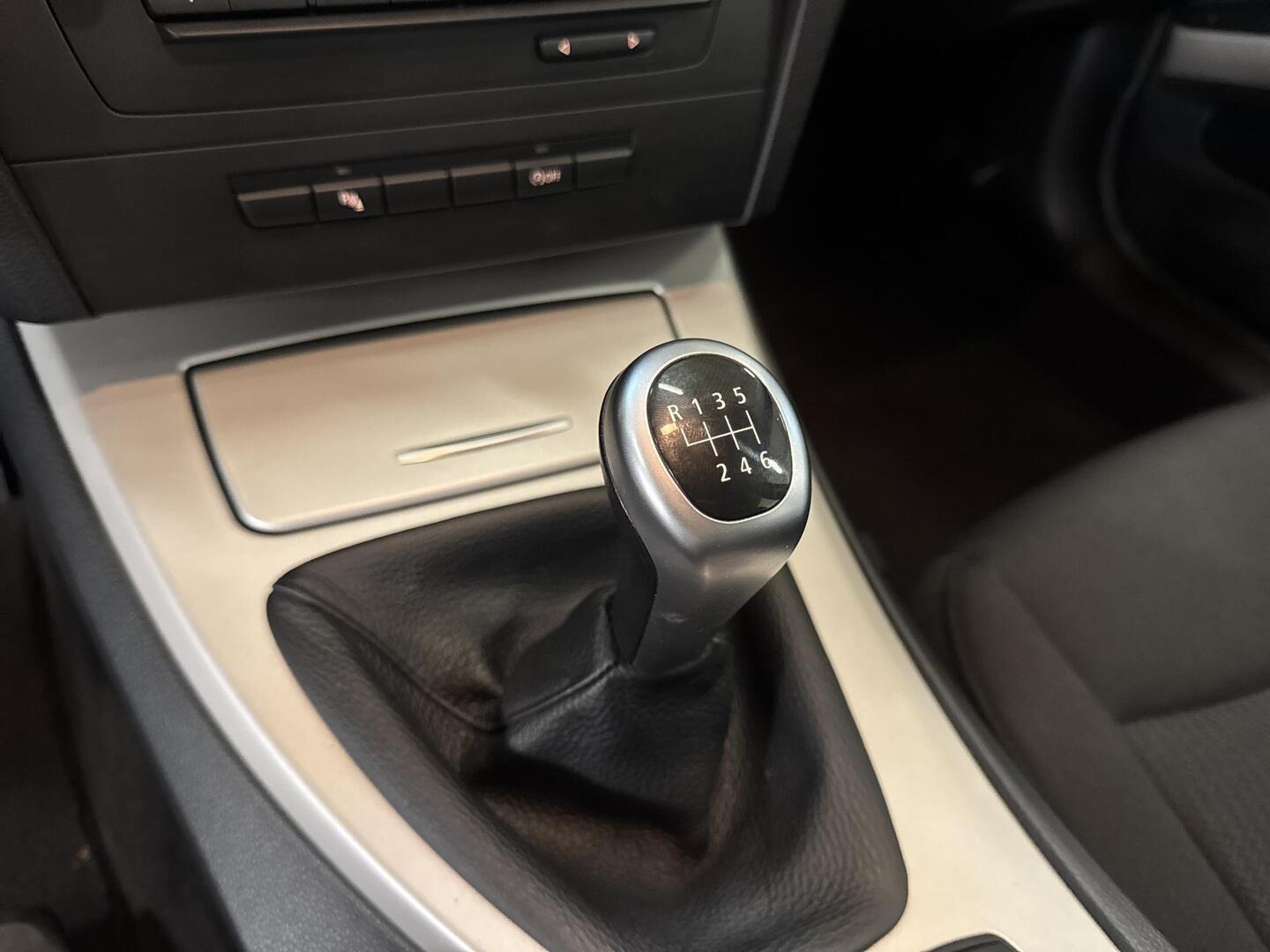 BMW 320 2011
