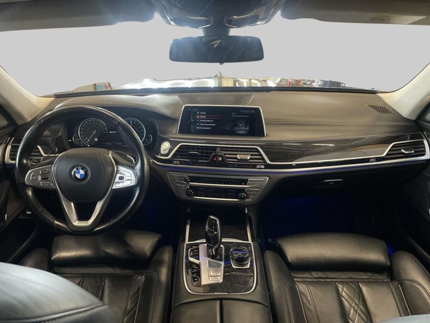 BMW 740 2016