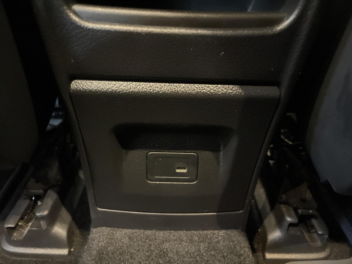 MERCEDES-BENZ EQB 2022