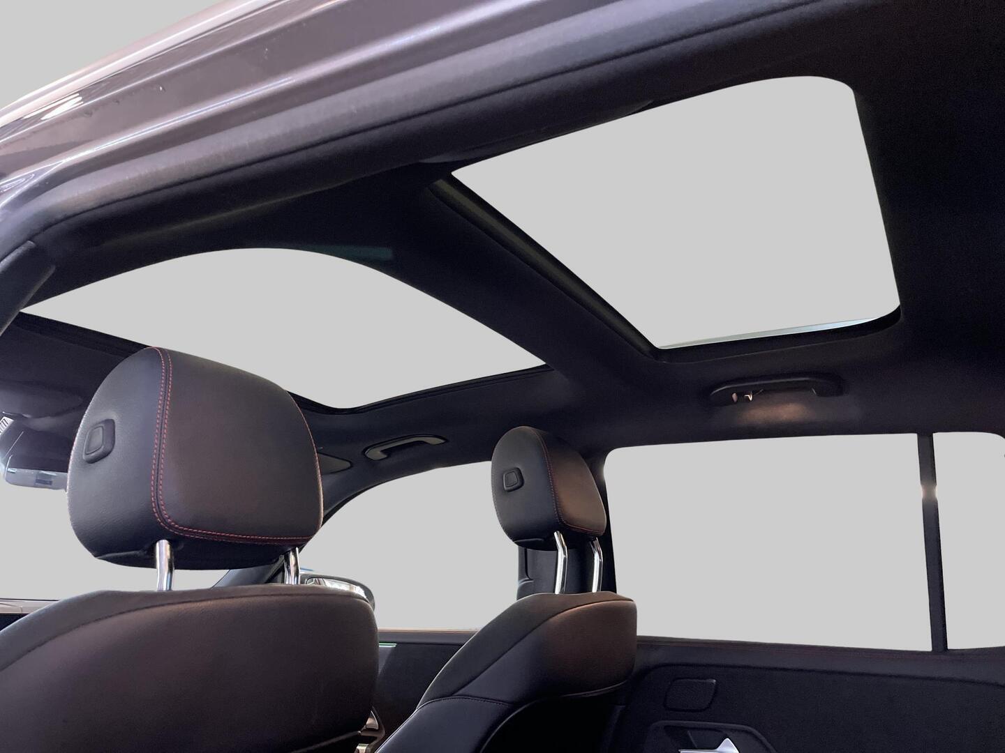 MERCEDES-BENZ EQB 2022