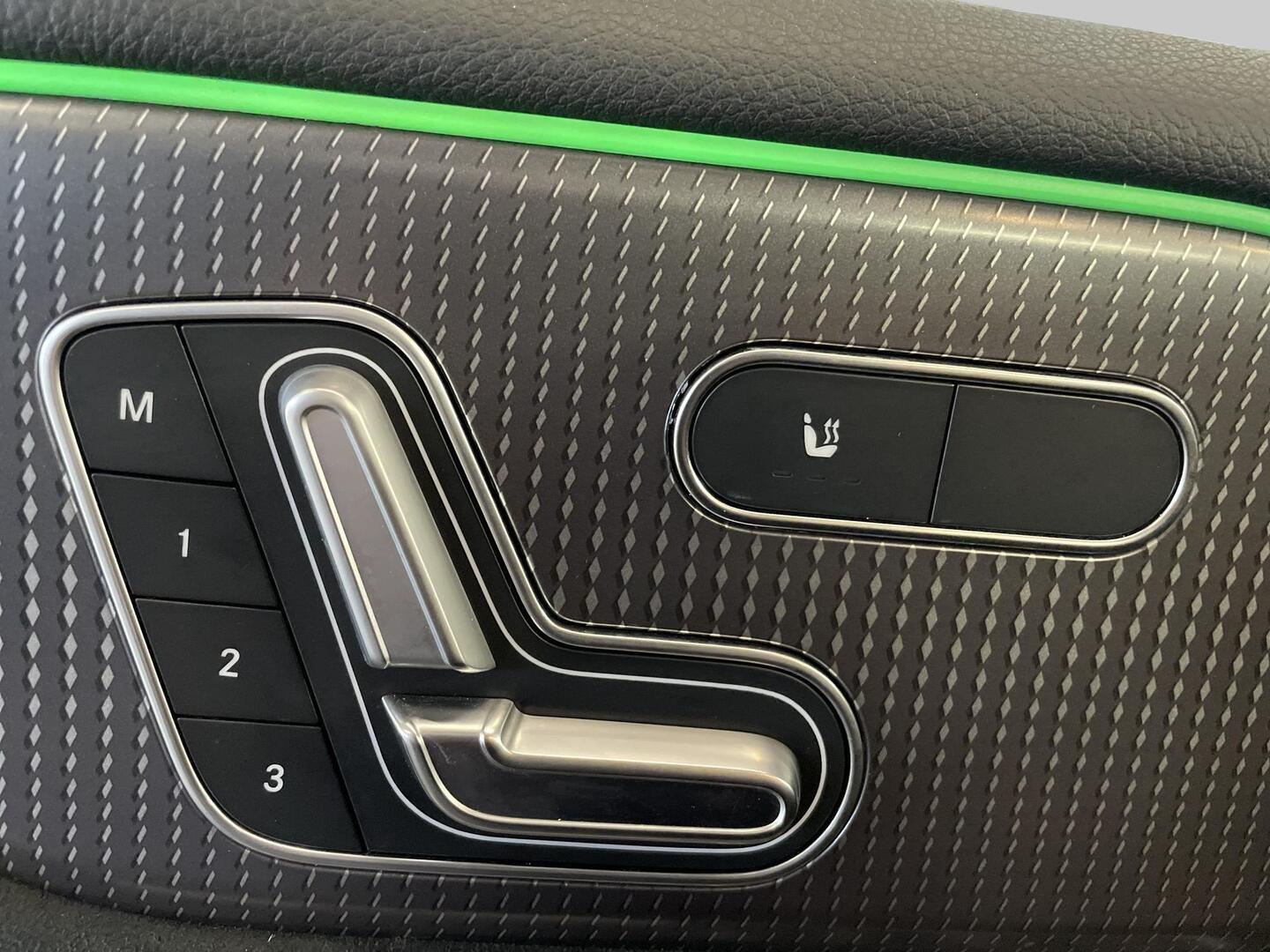 MERCEDES-BENZ EQB 2022