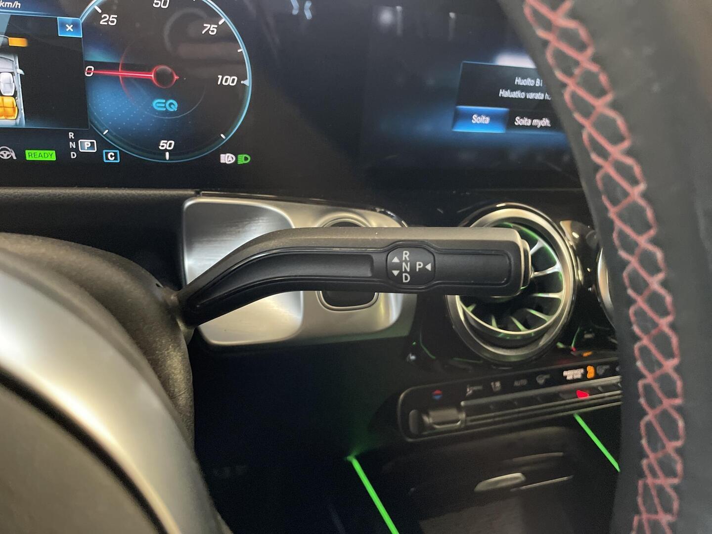 MERCEDES-BENZ EQB 2022