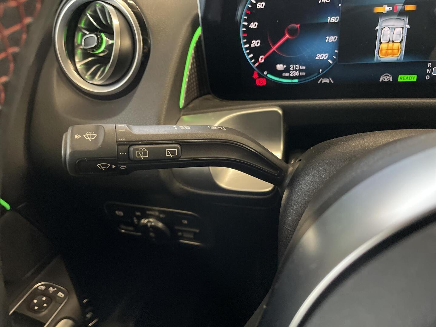 MERCEDES-BENZ EQB 2022