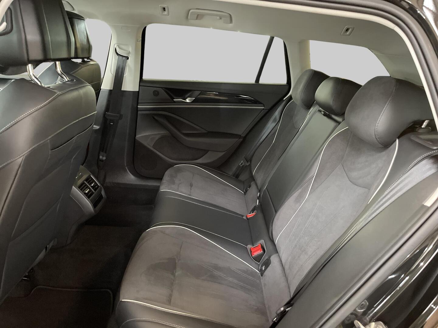 VOLKSWAGEN PASSAT 2025