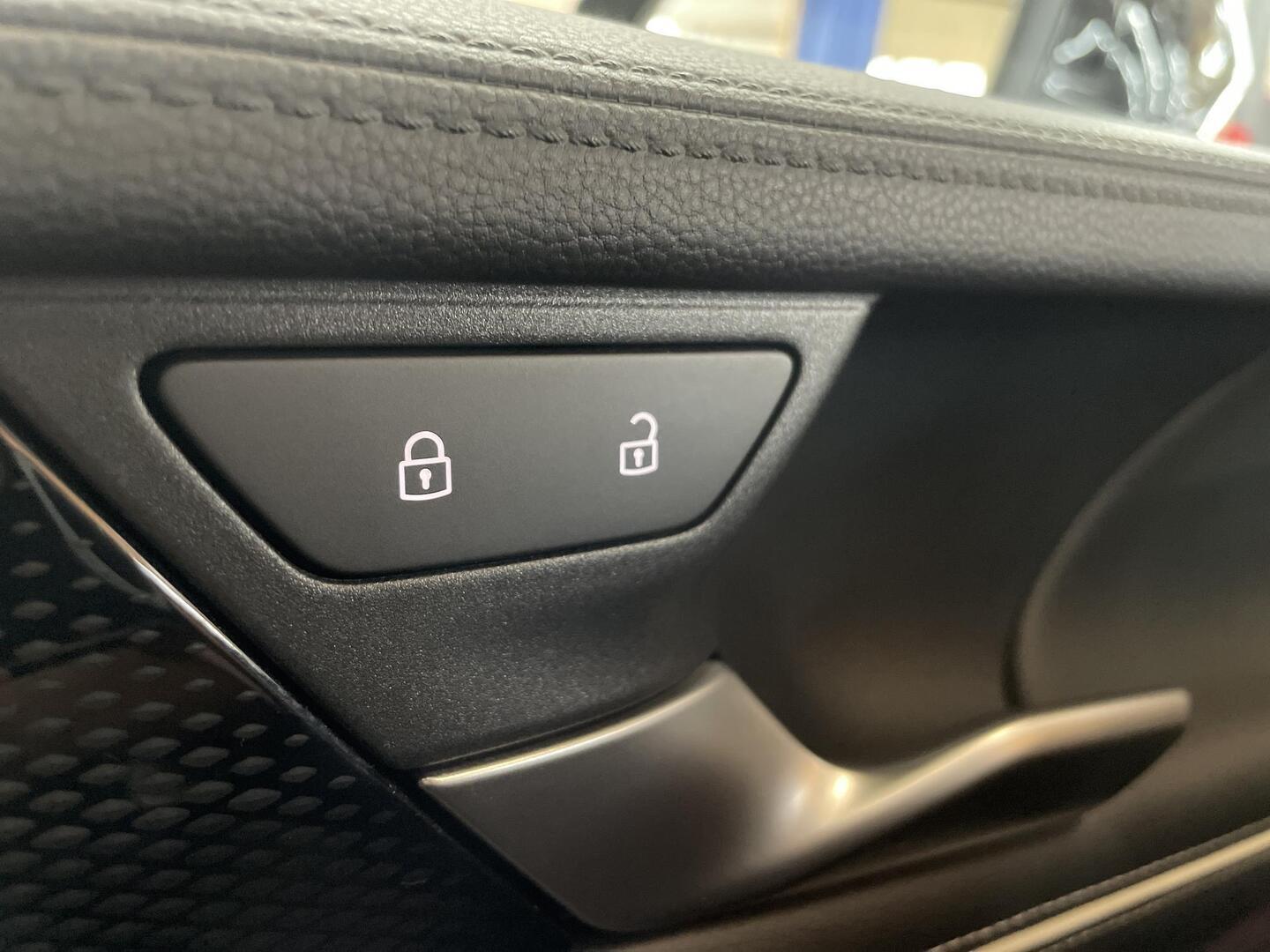 VOLKSWAGEN PASSAT 2025