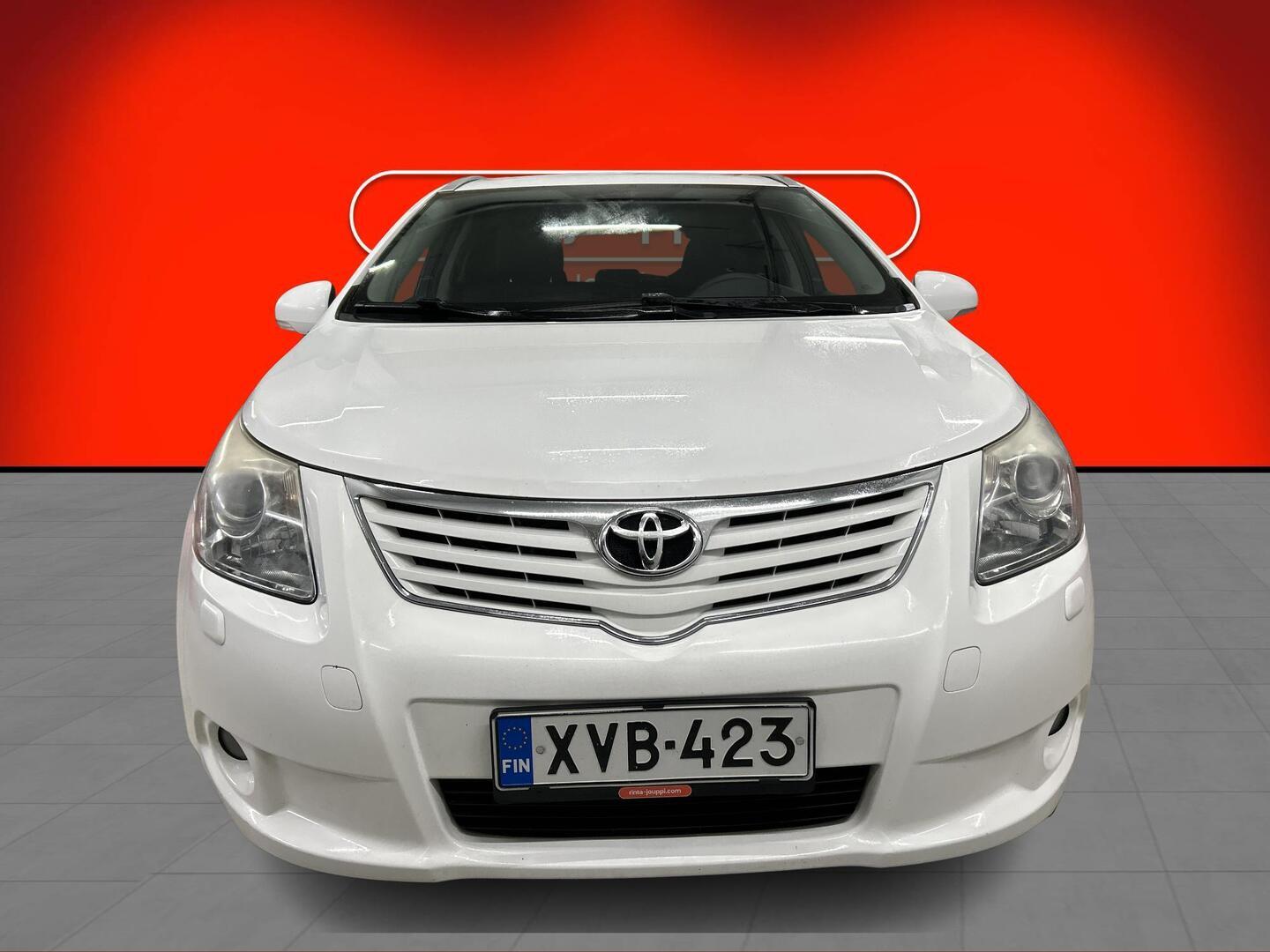 TOYOTA Avensis 2010
