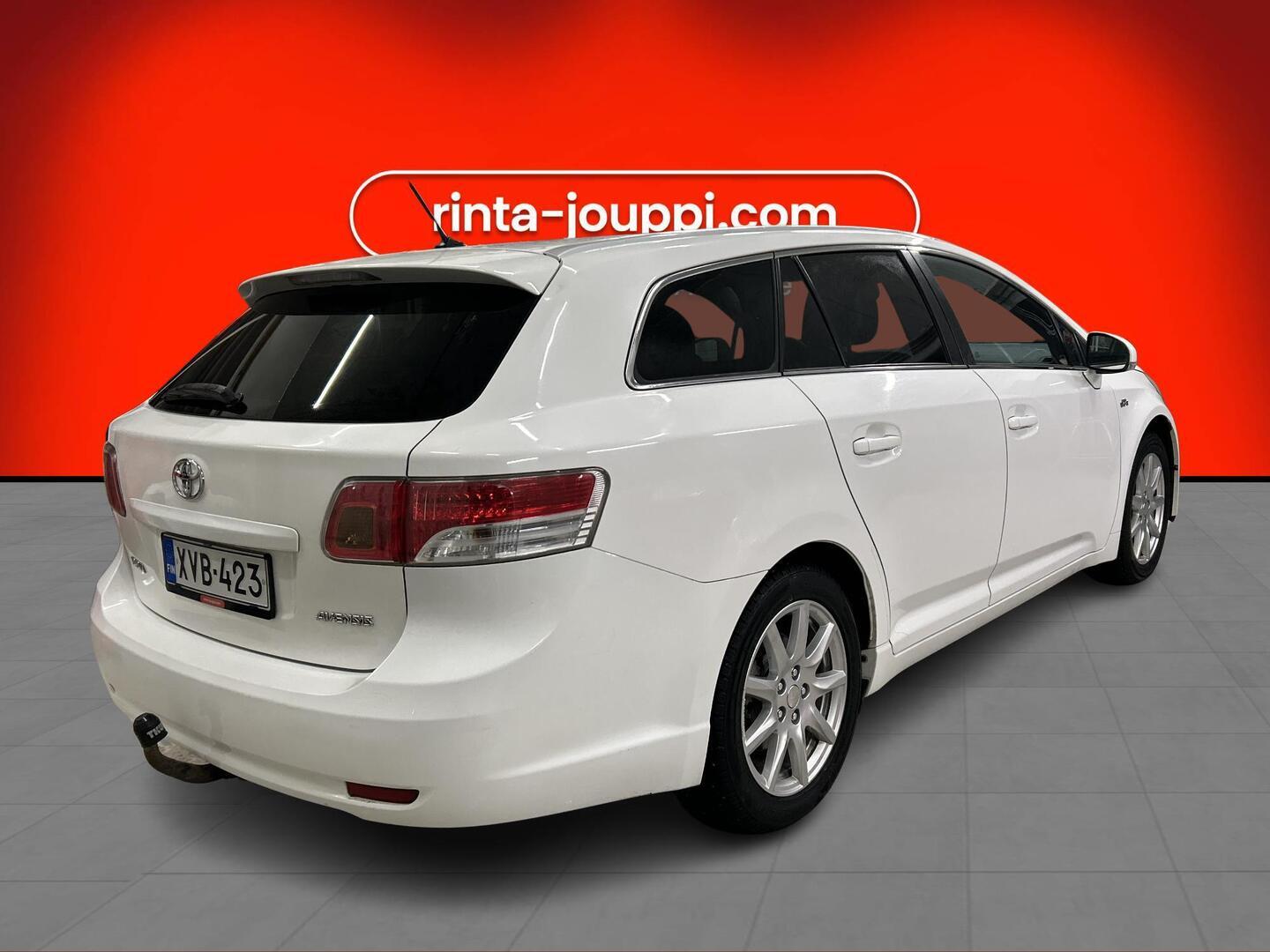 TOYOTA Avensis 2010