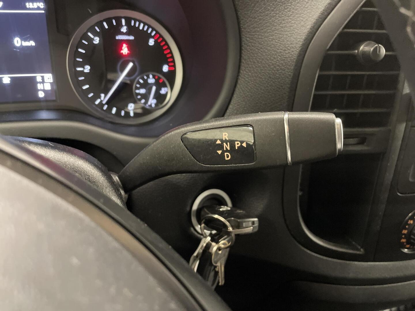 MERCEDES-BENZ Vito 2022