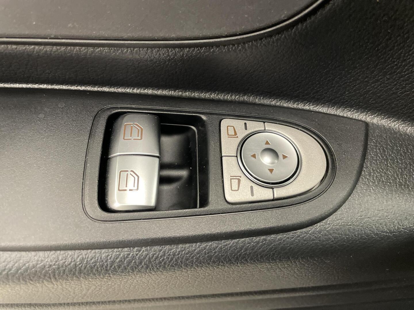 MERCEDES-BENZ Vito 2022