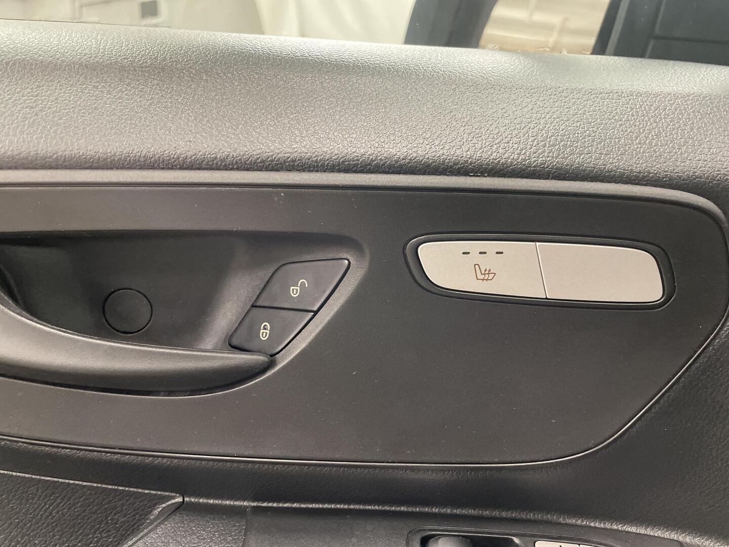 MERCEDES-BENZ Vito 2022