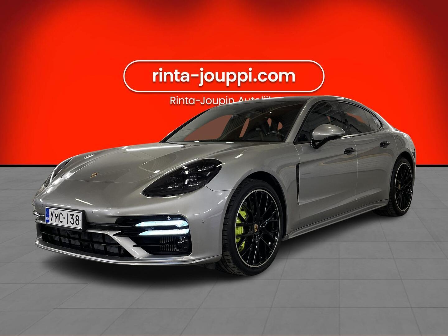 PORSCHE Panamera 2018