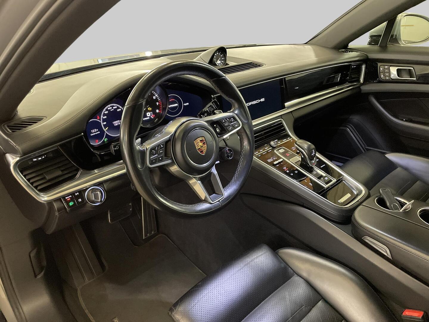 PORSCHE Panamera 2018