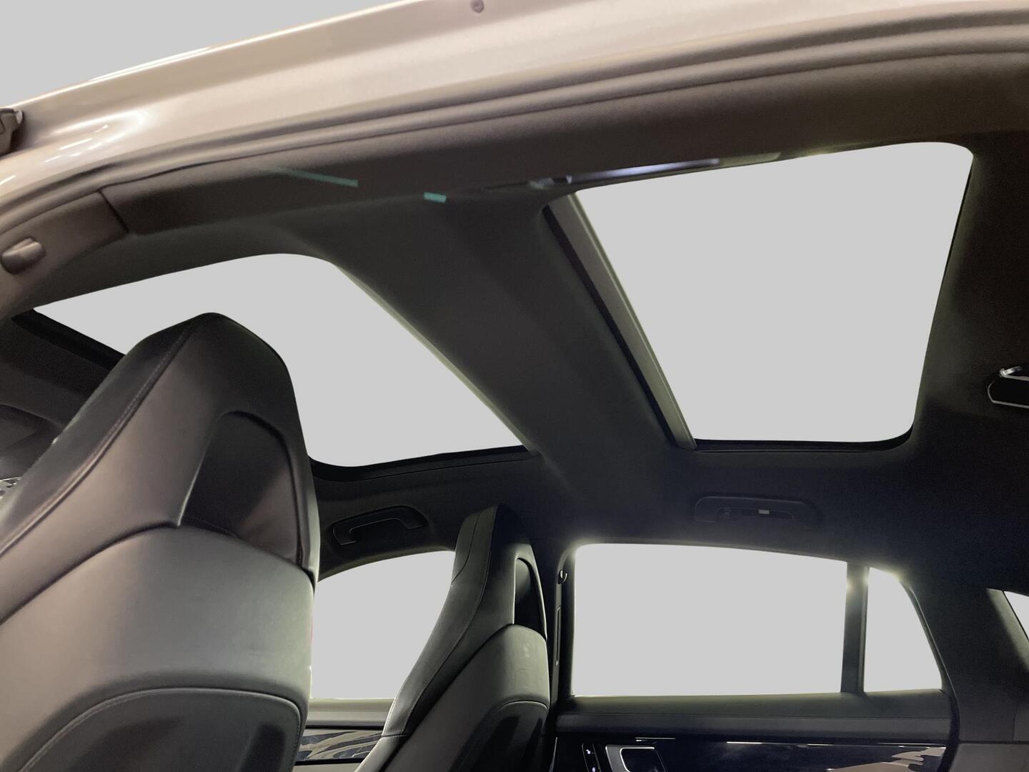 PORSCHE Panamera 2018