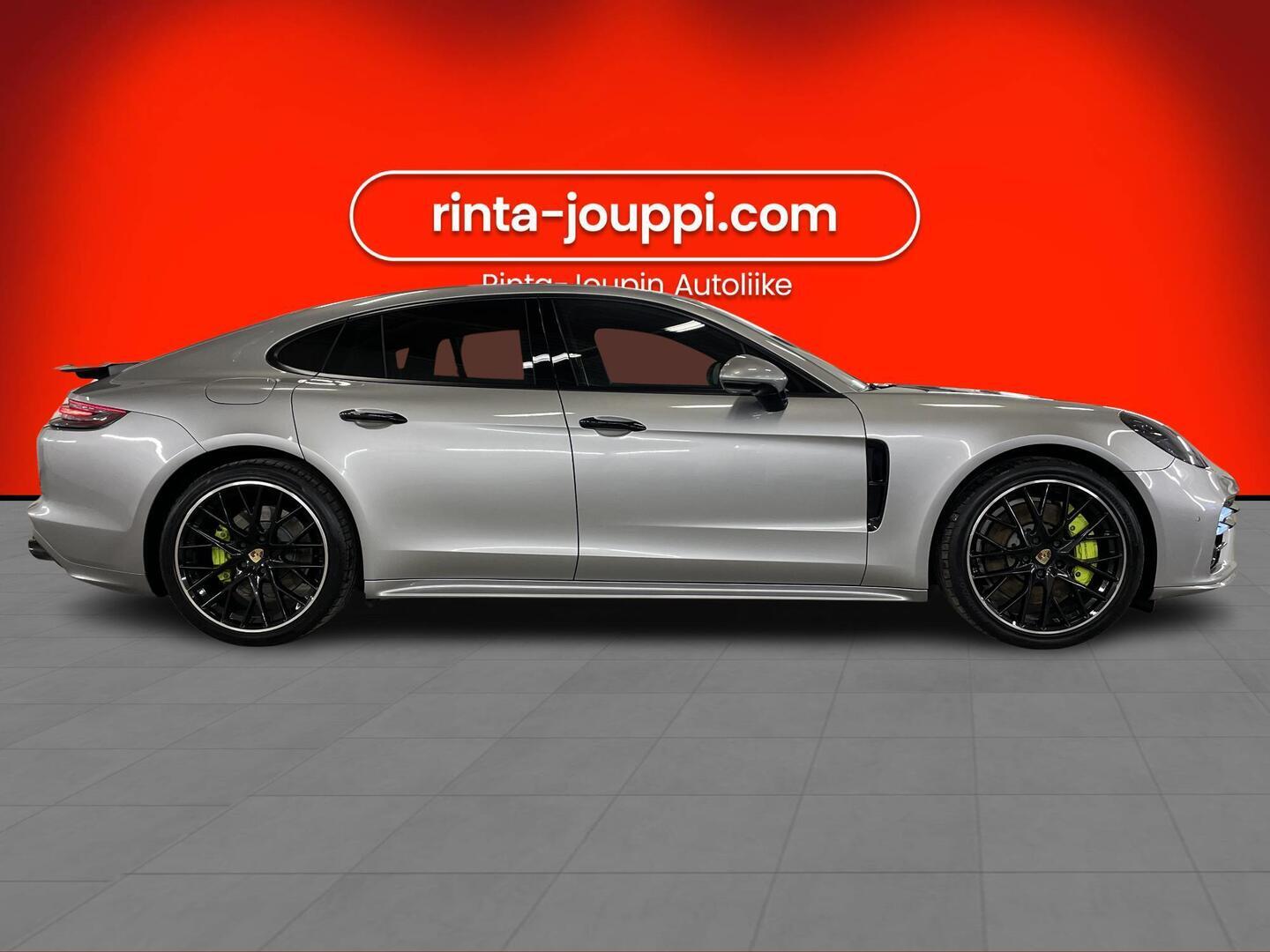 PORSCHE Panamera 2018