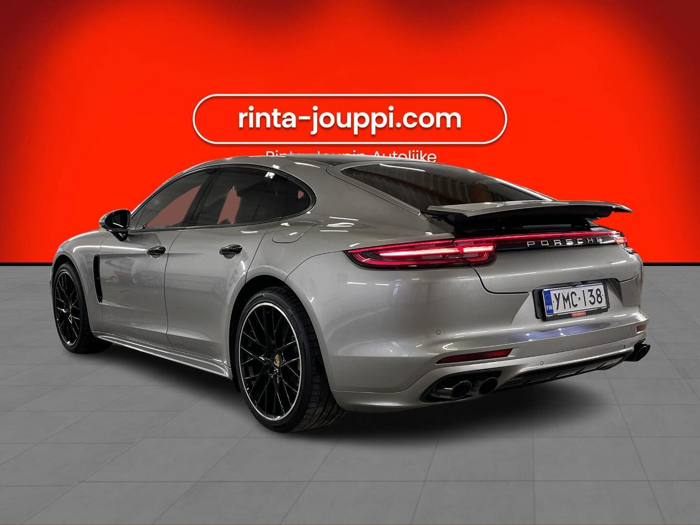 PORSCHE Panamera 2018