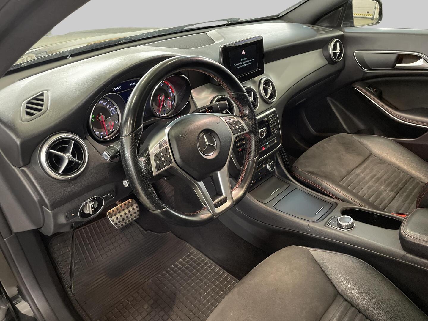 MERCEDES-BENZ CLA 2013