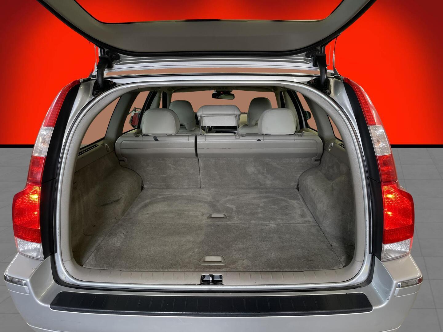 VOLVO V70 2005