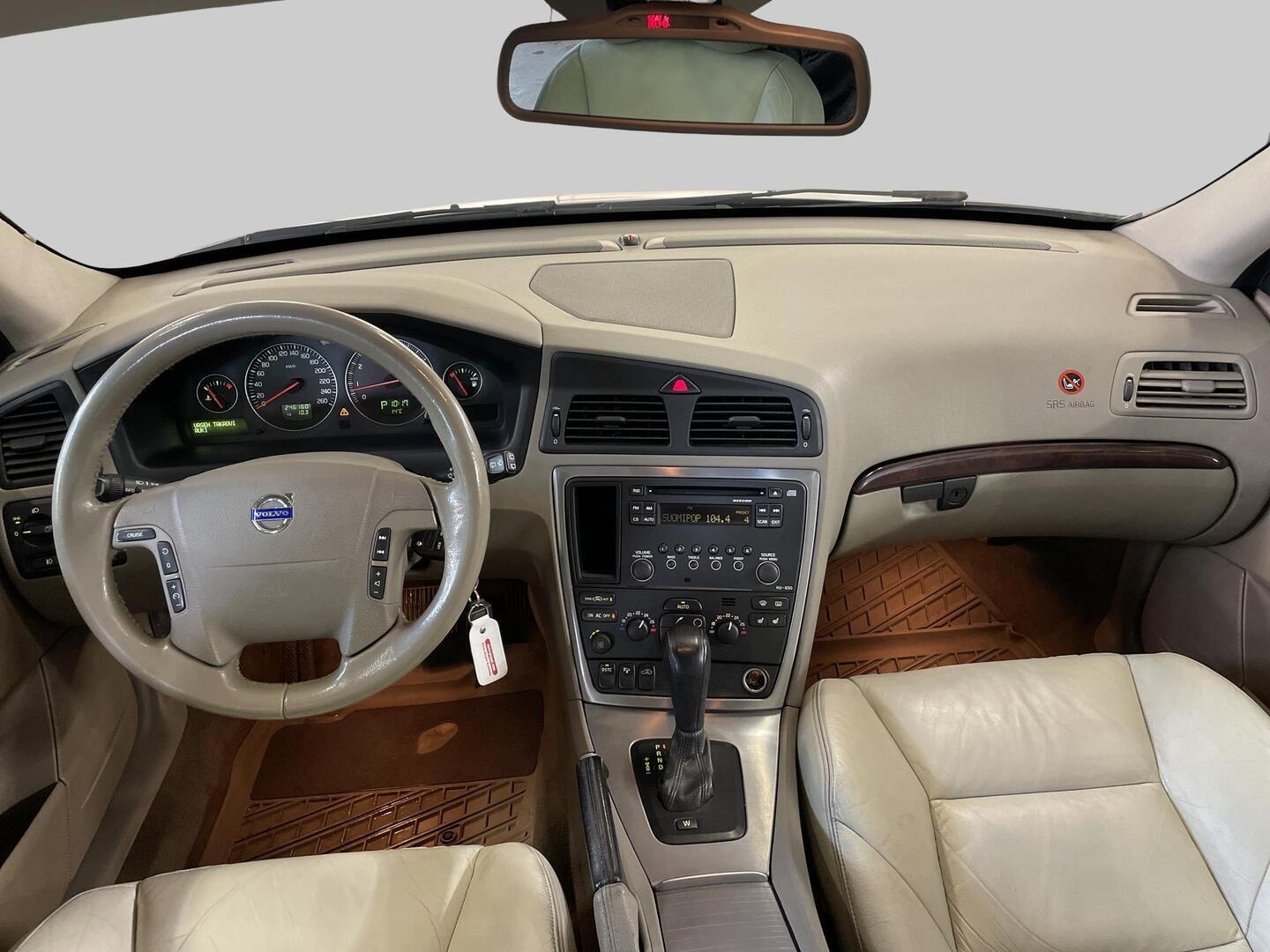 VOLVO V70 2005