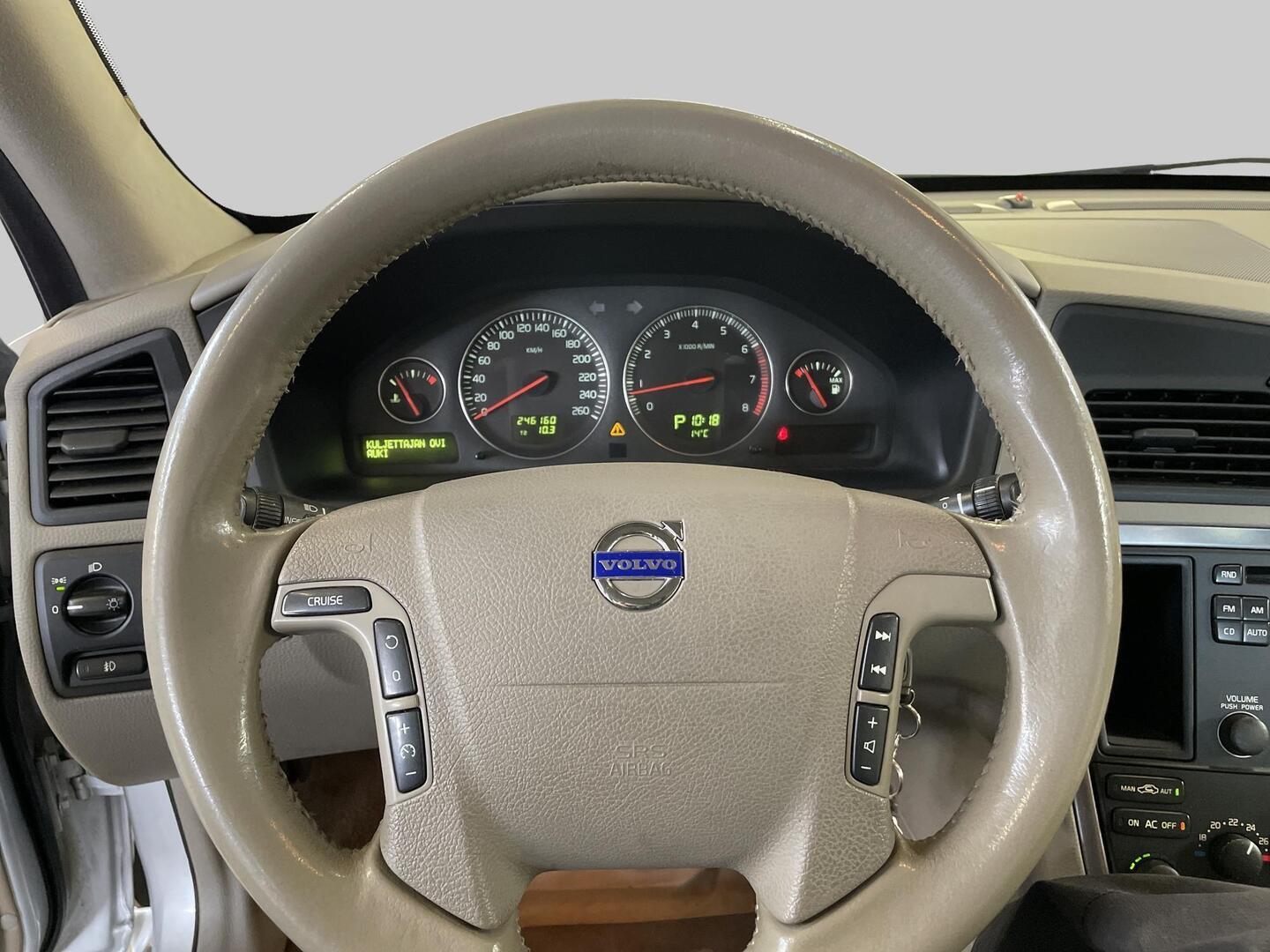 VOLVO V70 2005