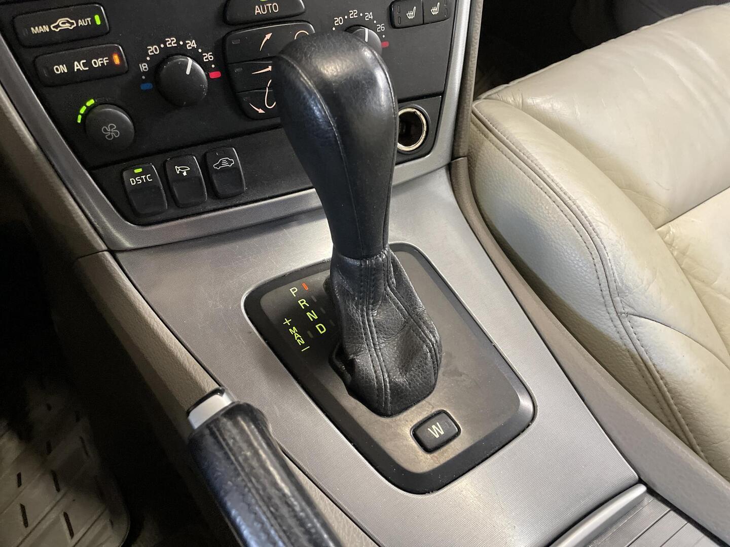 VOLVO V70 2005