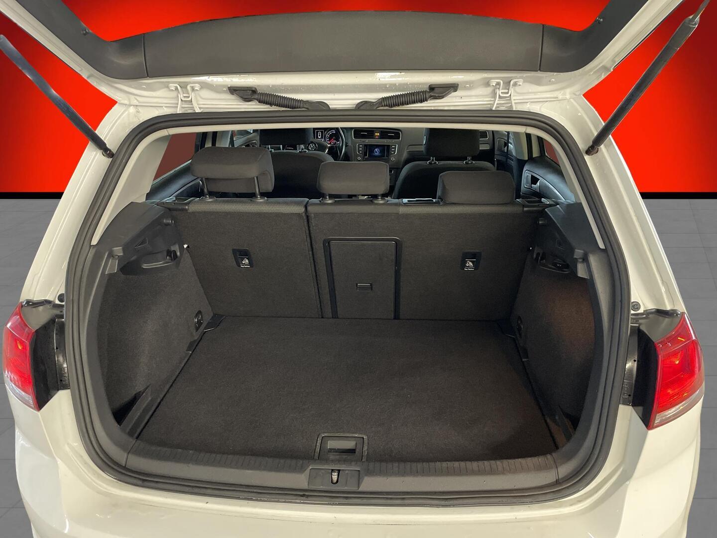 VOLKSWAGEN Golf 2013