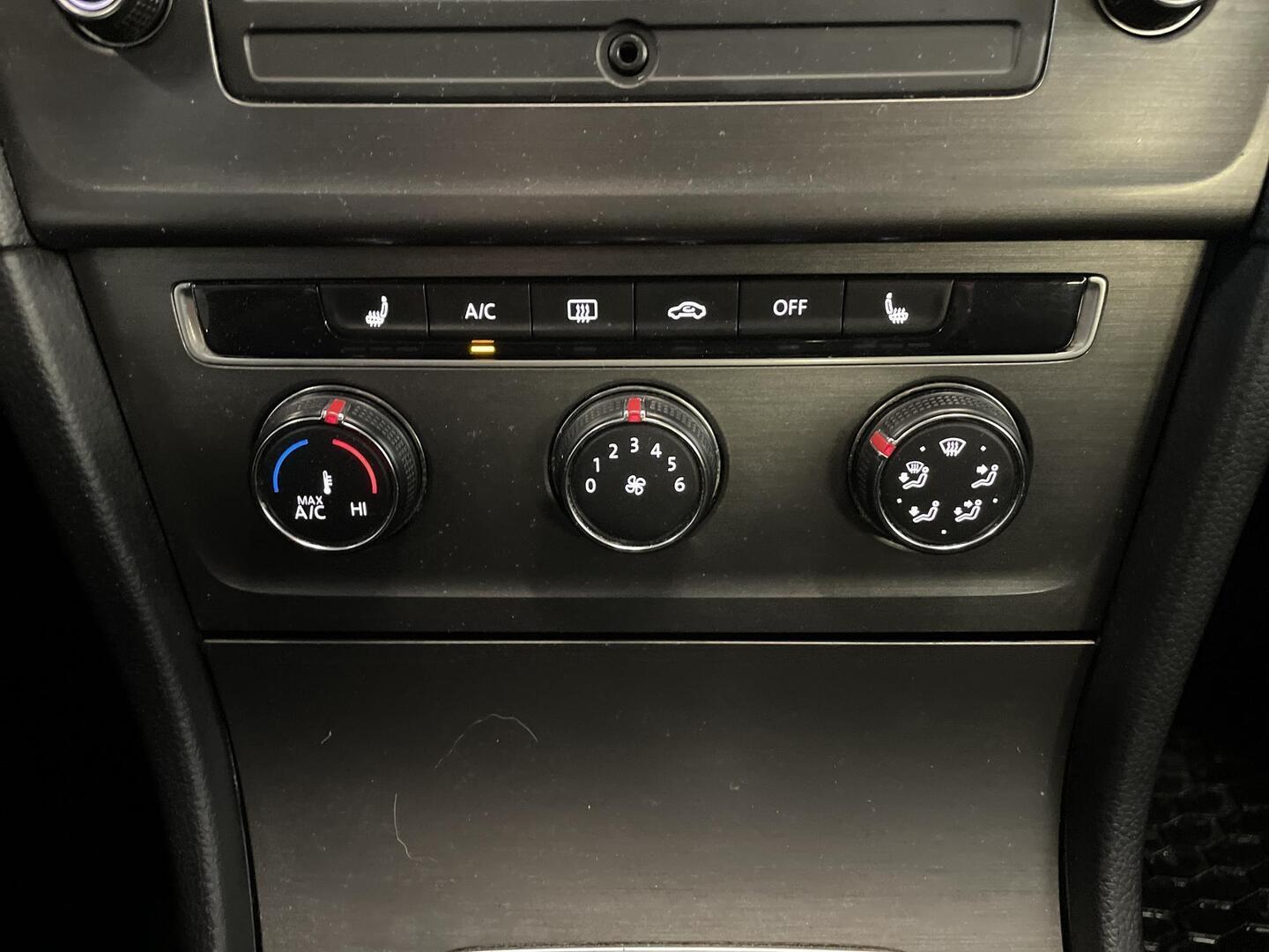 VOLKSWAGEN Golf 2013