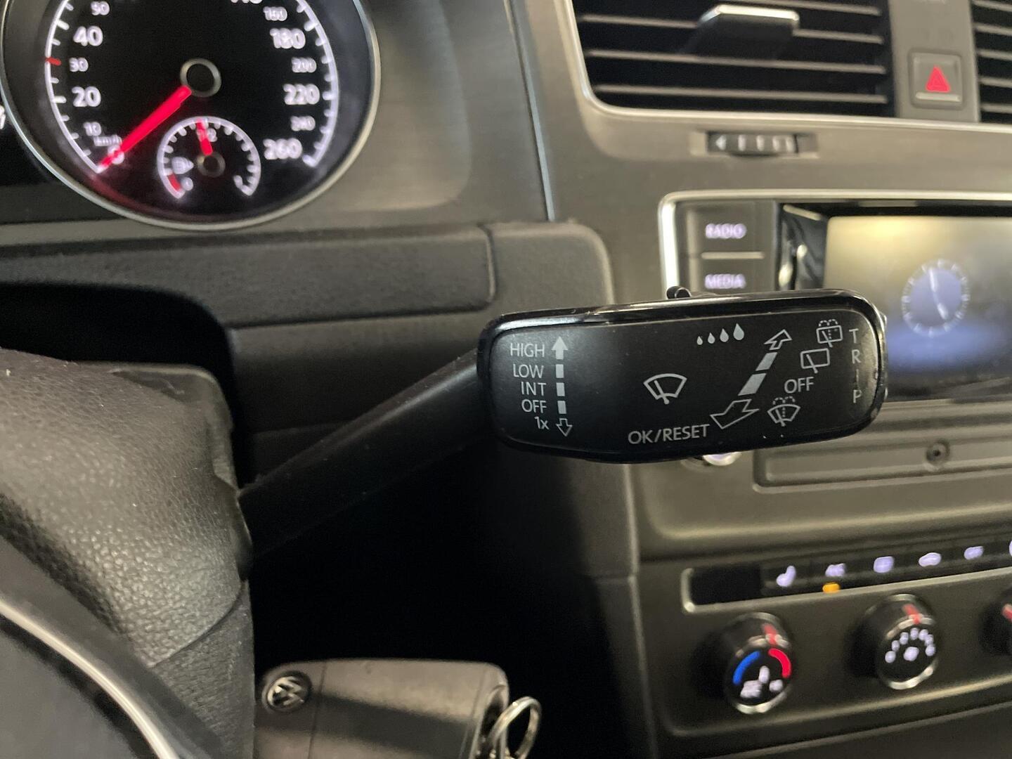 VOLKSWAGEN Golf 2013