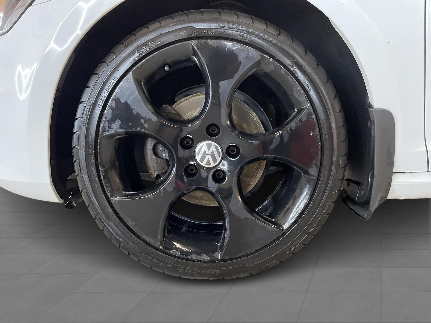 VOLKSWAGEN Golf 2013