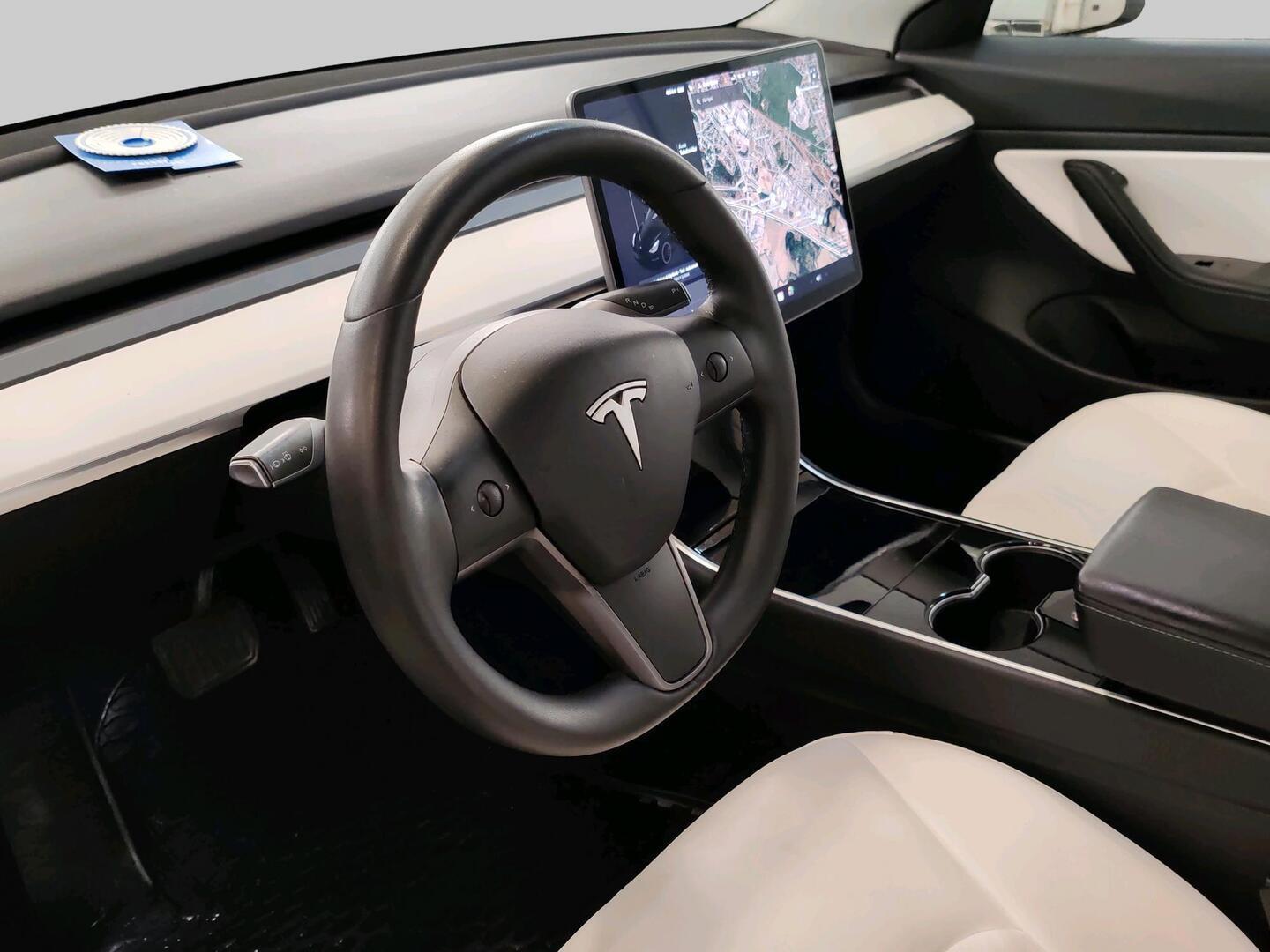 TESLA Model 3 2020