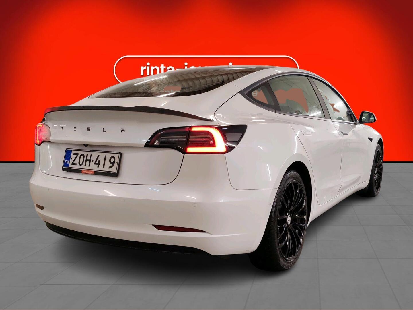 TESLA Model 3 2020