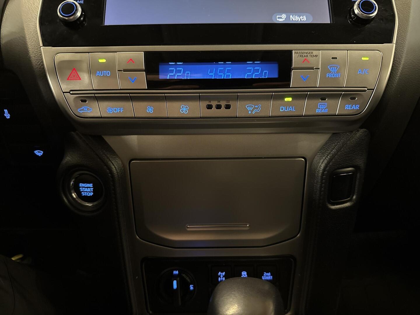 TOYOTA Land Cruiser 2022