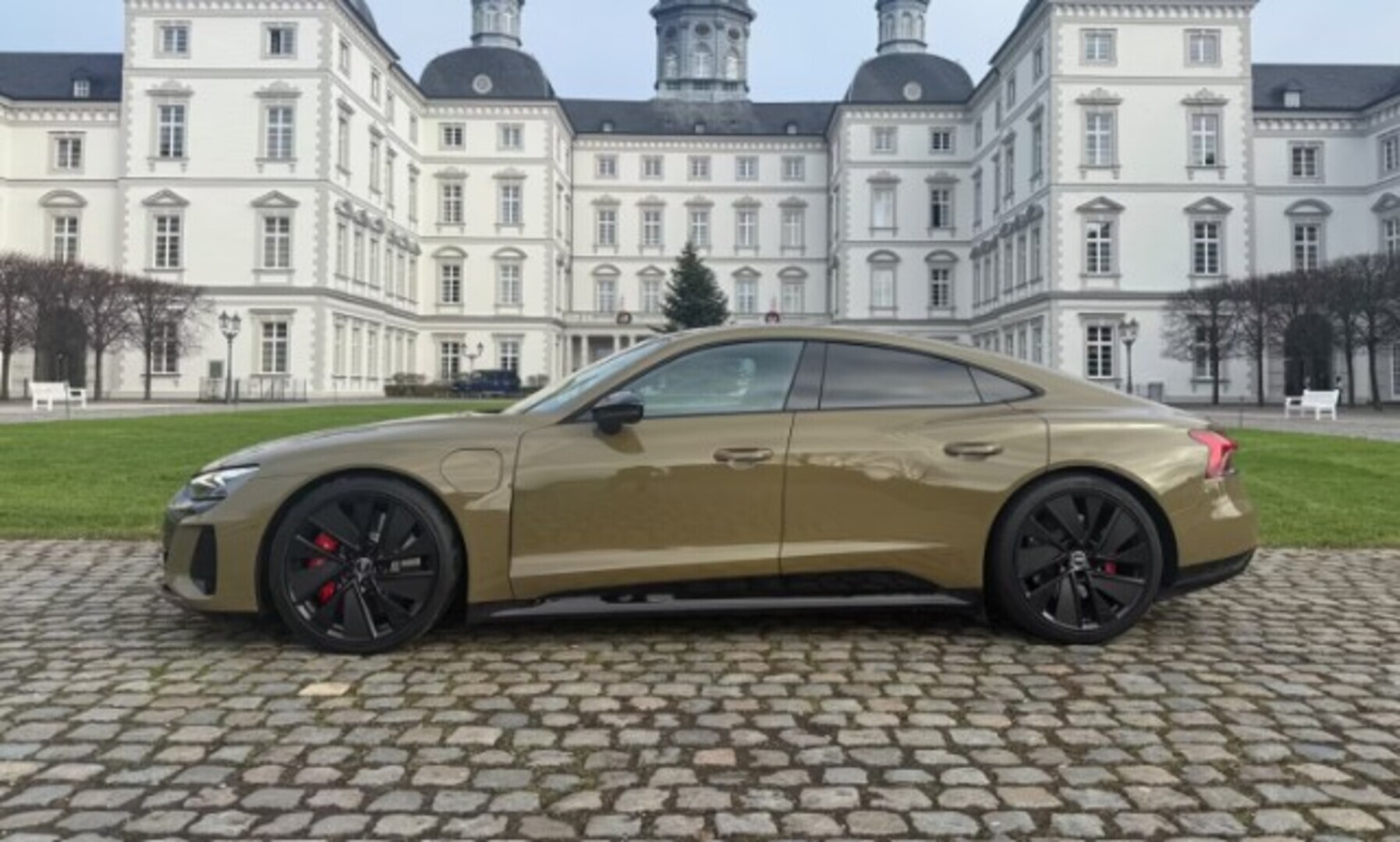 AUDI E-TRON GT RS 2022