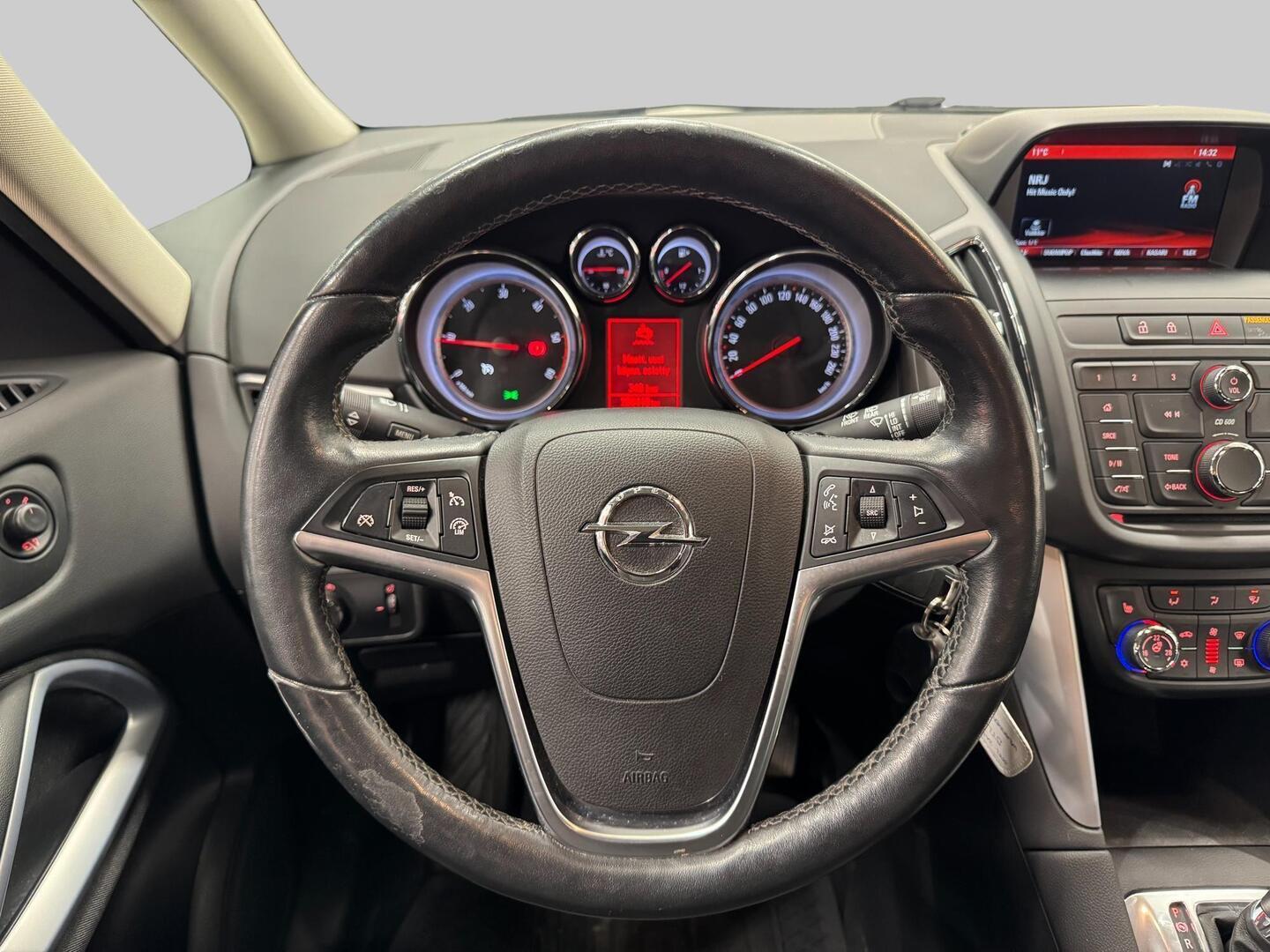 OPEL Zafira Tourer 2016