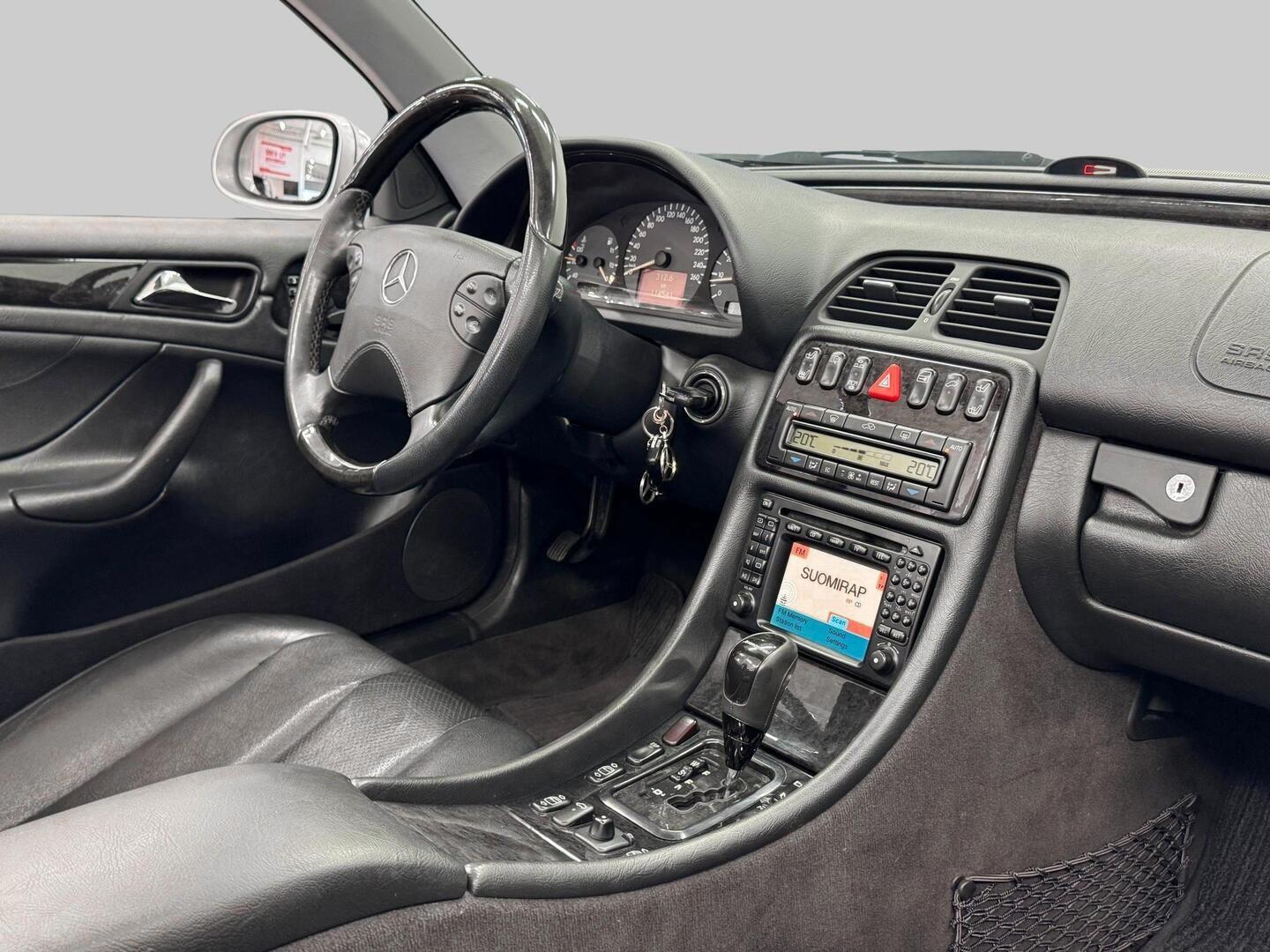 MERCEDES-BENZ CLK 2001