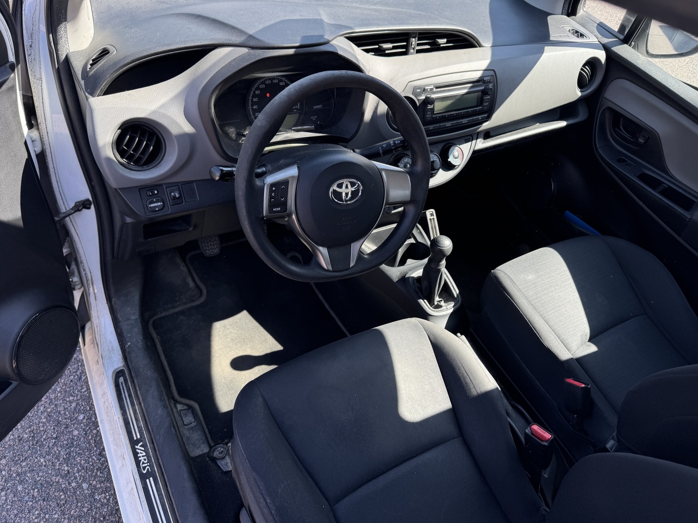 TOYOTA Yaris 2017