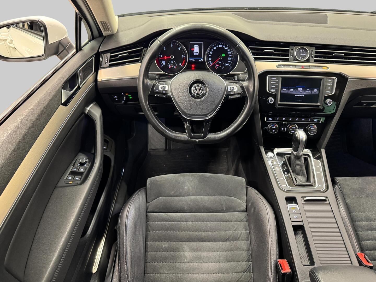 VOLKSWAGEN Passat 2017