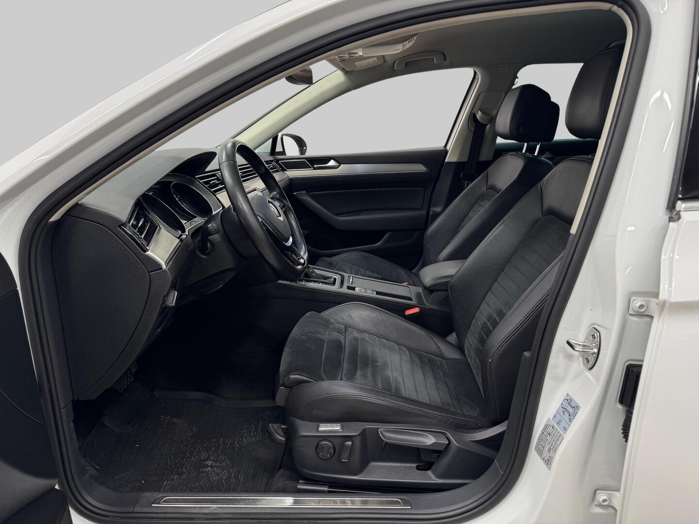 VOLKSWAGEN Passat 2017