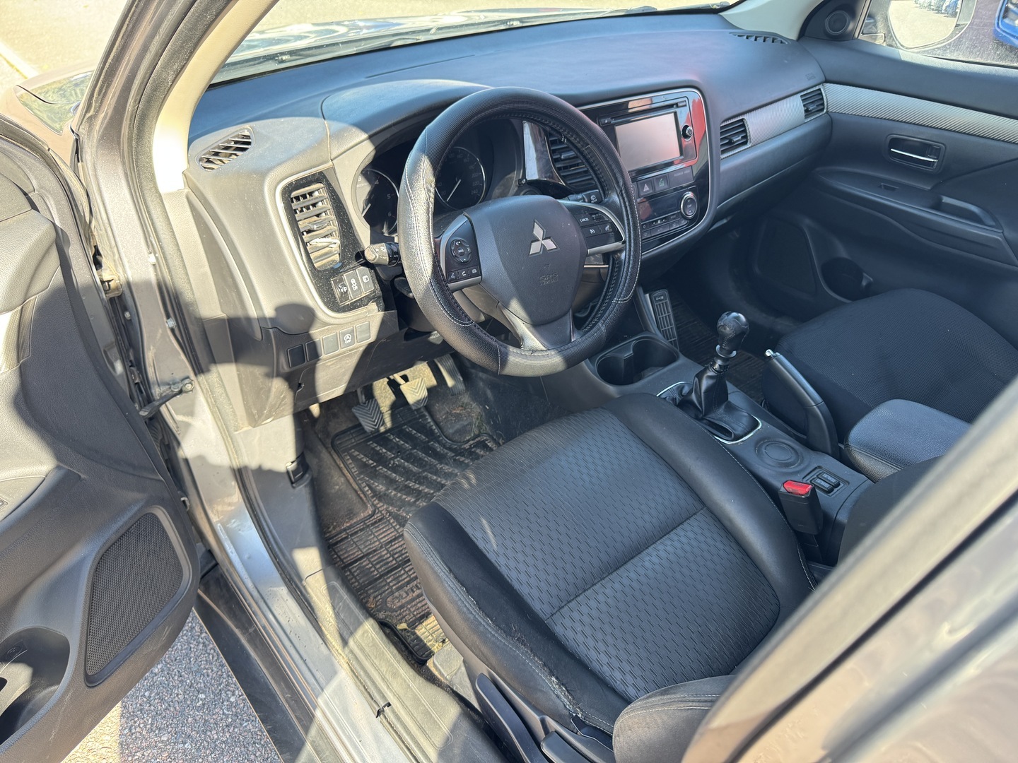 MITSUBISHI Outlander 2015