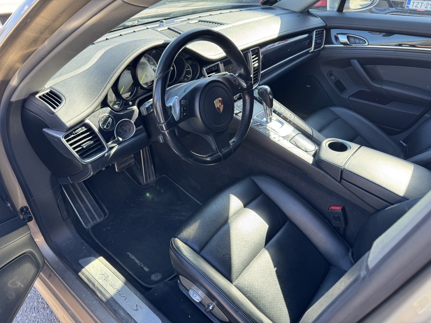 PORSCHE Panamera 2015