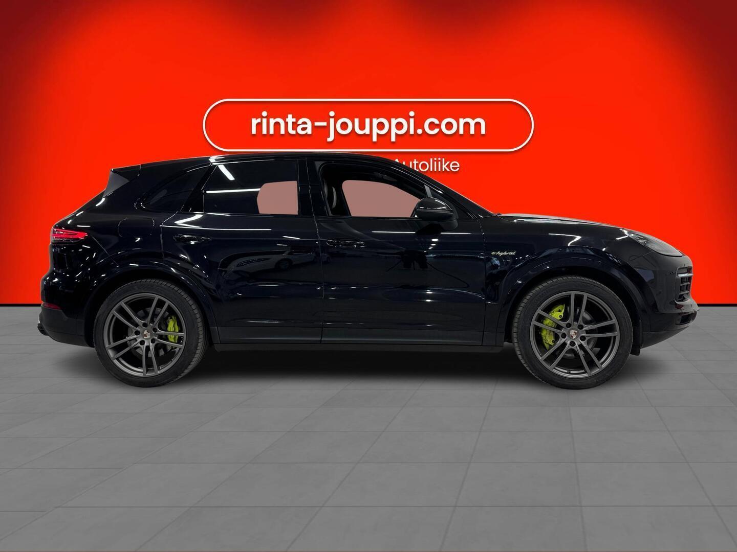 PORSCHE CAYENNE 2020