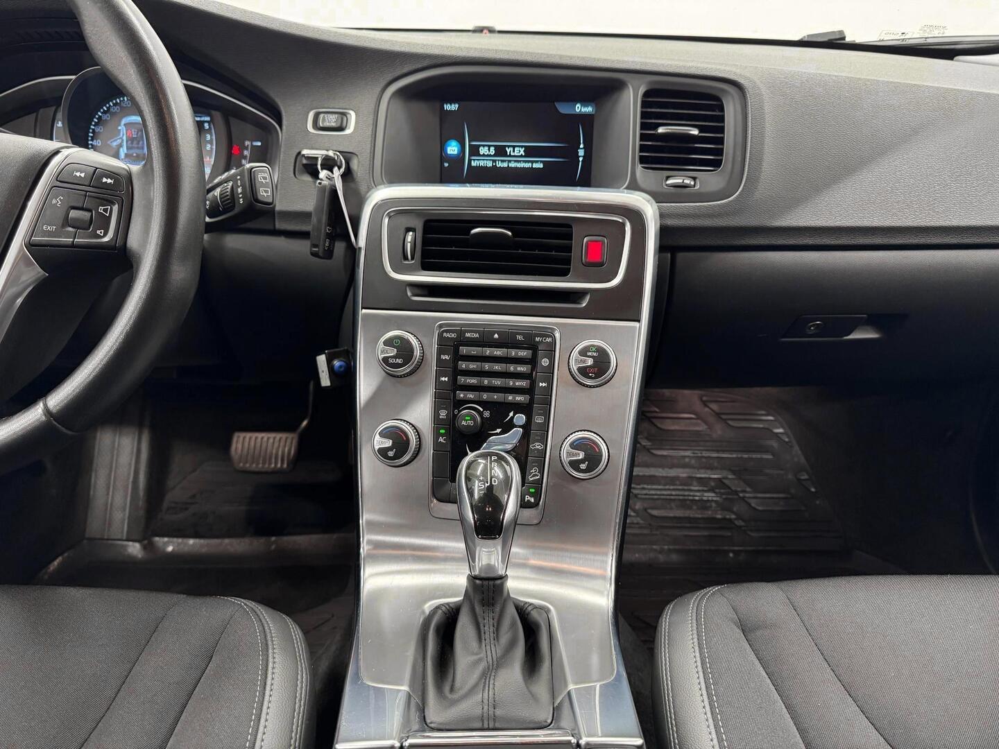 VOLVO V60 Cross Country 2016