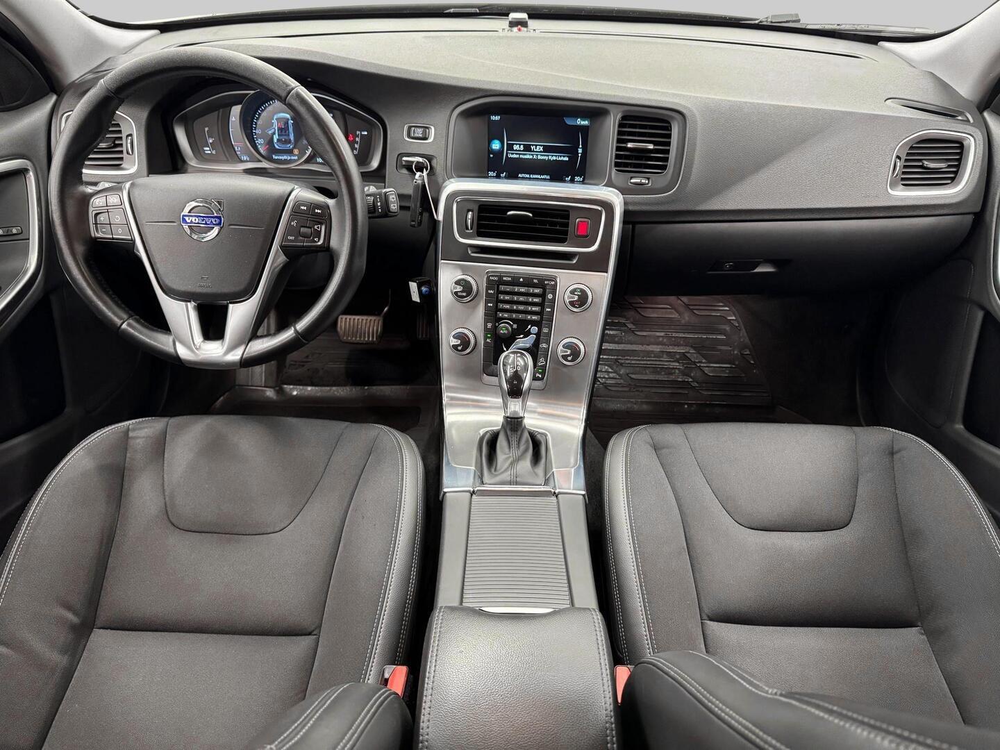 VOLVO V60 Cross Country 2016