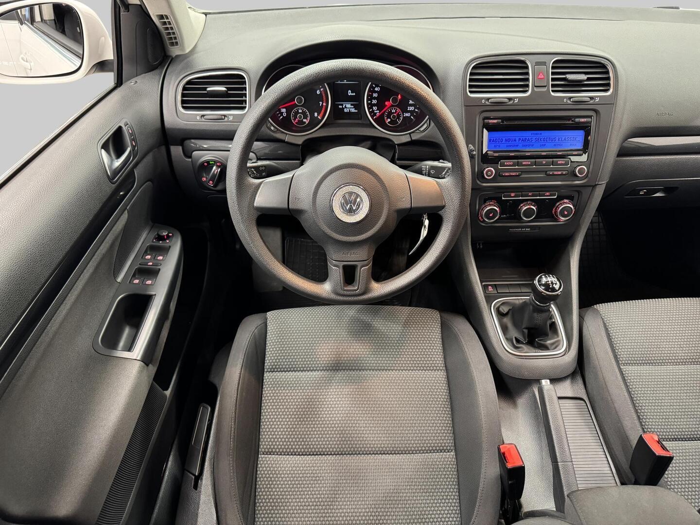 VOLKSWAGEN Golf 2010