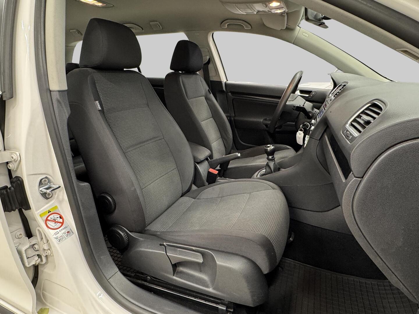 VOLKSWAGEN Golf 2010