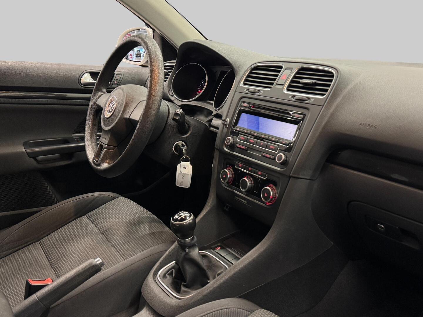 VOLKSWAGEN Golf 2010