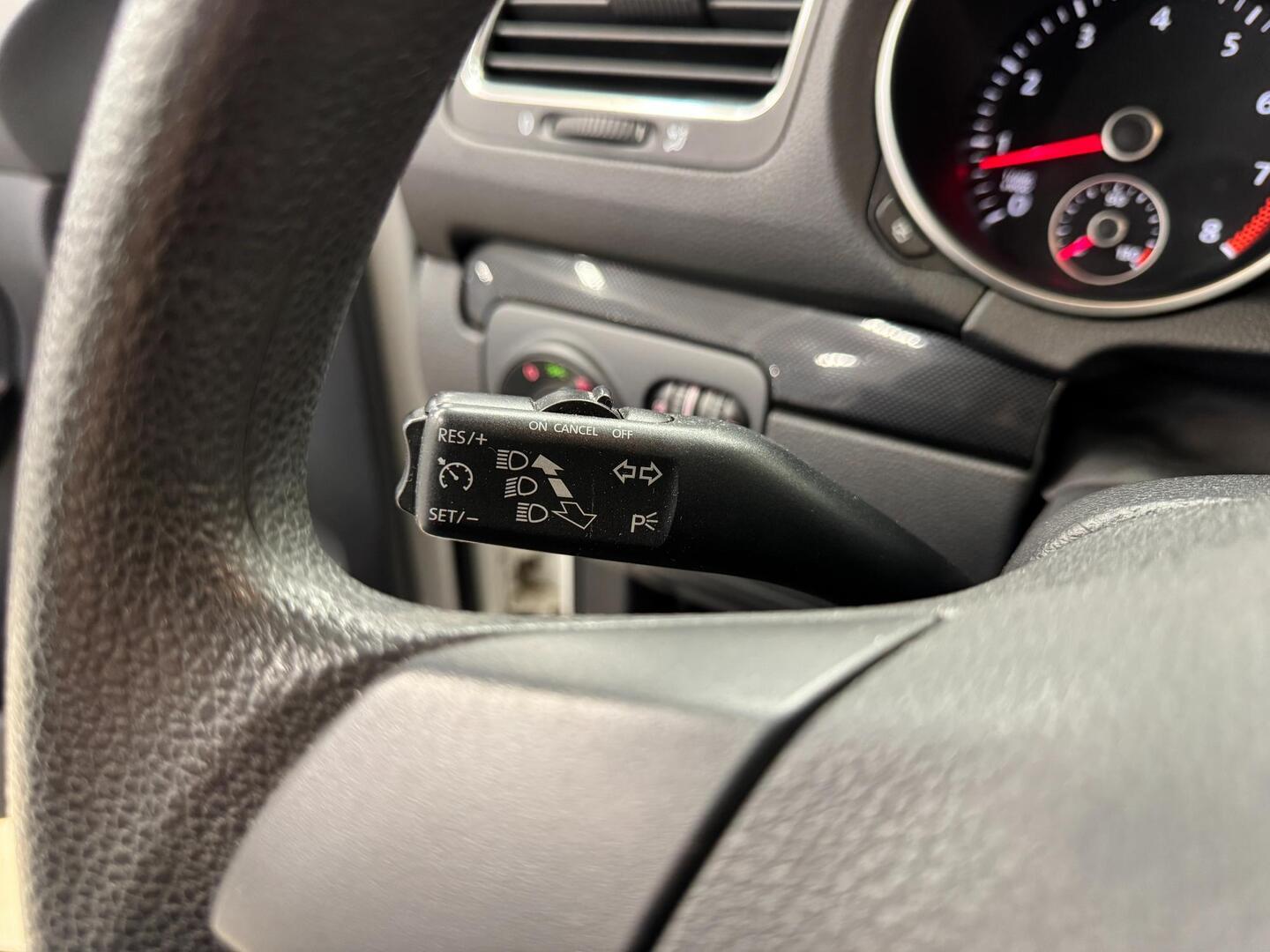 VOLKSWAGEN Golf 2010